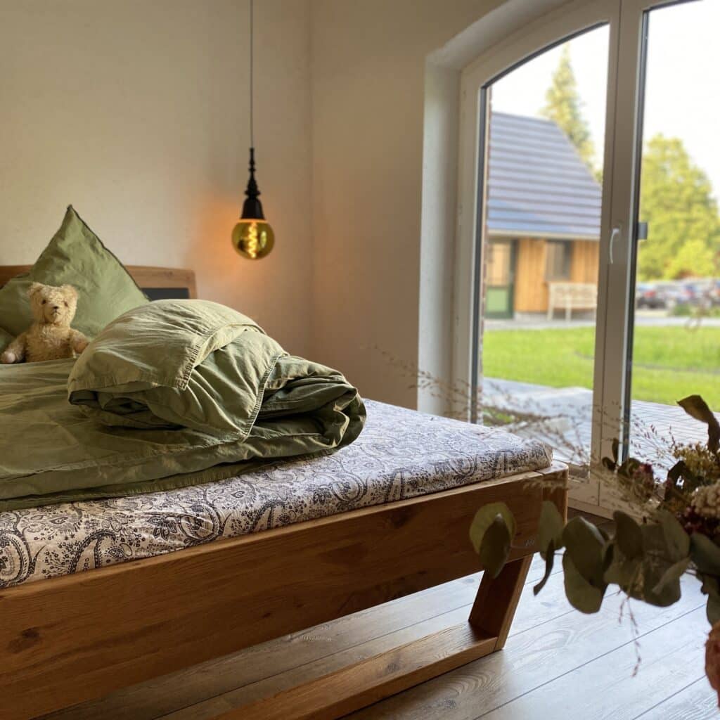 Schlafzimmer mit Morgensonne...
